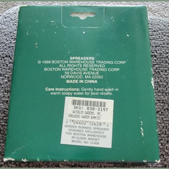 Unique Boston Warehouse Spreaders Set of 4 Spring Bunny Stainless Steel Knives - Picture 2 of 6